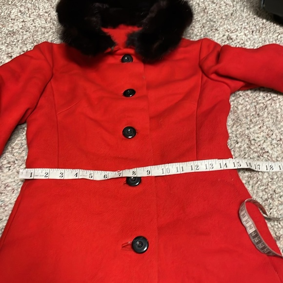 Vintage mink trimmed 100% wool coat - fur collar, cuffs and skirt hem - Picture 5 of 14